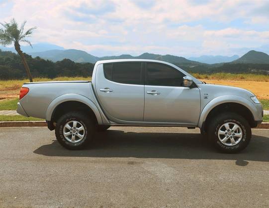 MITSUBISHI L200 TRITON 3.2 HPE 4X4 CD 16V TURBO INTERCOOLER DIESEL 4P AUTOMÁTICO